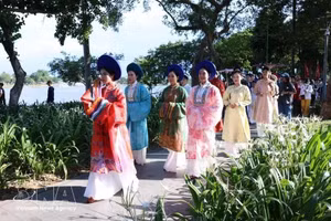 顺化的各项旅游活动吸引众多游客。