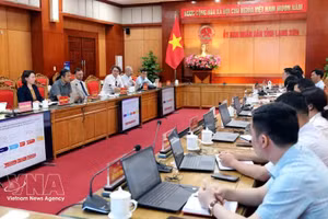 法国开发署（AFD）驻越南代表处与谅山省人民委员会在谅山省举行工作会谈。