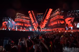 《祖国在我心中》——一场充满感恩与自豪的音乐之夜，震撼了美亭国家体育场的数万观众以及全国数百万在线观看的人民。