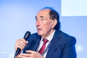 俄罗斯科学院战略分析研究所、世界政治与战略分析中心首席研究员、经济学博士格奥尔基·达维多维奇·托洛拉亚。