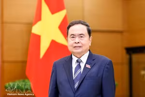 越南国会主席陈青敏 。