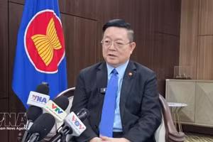 东盟秘书长高金洪接受媒体采访。