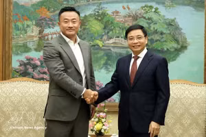 越南政府副总理阮文胜会见Bybit集团首席执行官周本。