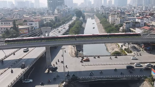 河内市呠至河内火车站轻轨列车试运 时速80公里每小时（组图） ảnh 4