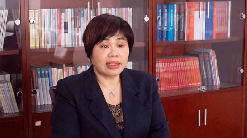 中国社会科学院大学教授潘金娥接受越南《人民报》驻华记者的采访。