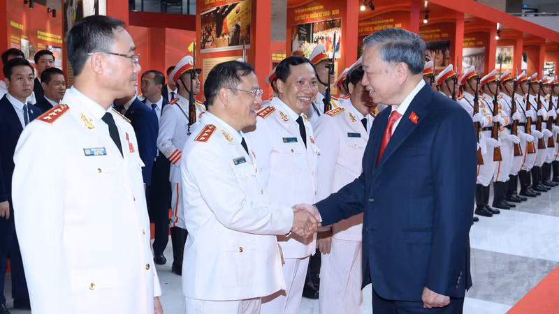 越共中央总书记苏林出席越共中央公安机关第八届代表大会。