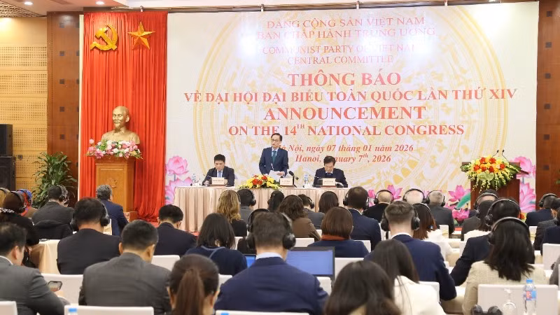 越共中央书记处书记、外交部部长黎怀忠在会上发言。