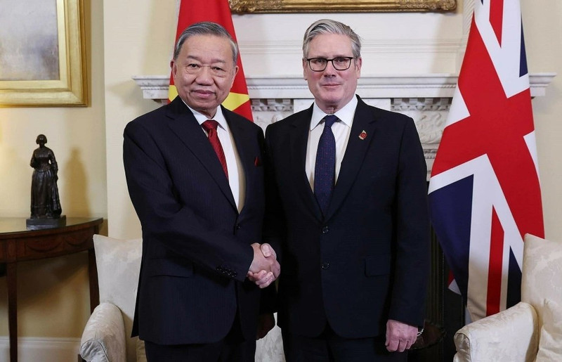 越共中央总书记苏林与英国首相基尔·斯塔默举行会谈。(图片来源:越通社)