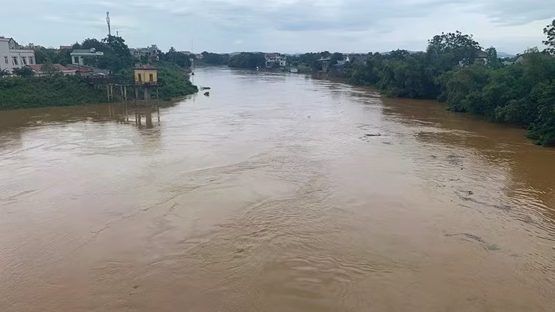清化省马江水位暴涨。