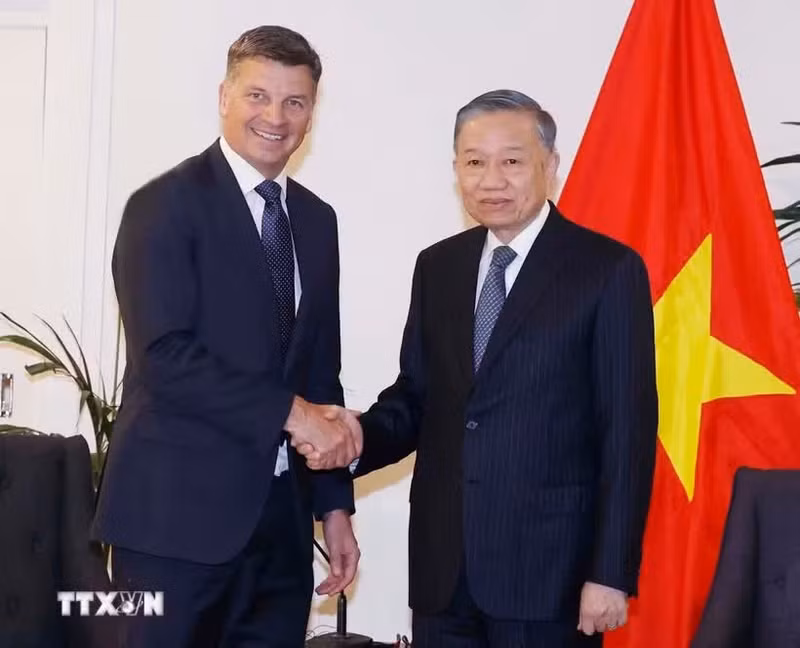 越共中央总书记、国家主席苏林会见澳大利亚联邦反对党领导人、自由党领导人安格斯·泰勒。（图片来源：越通社）
