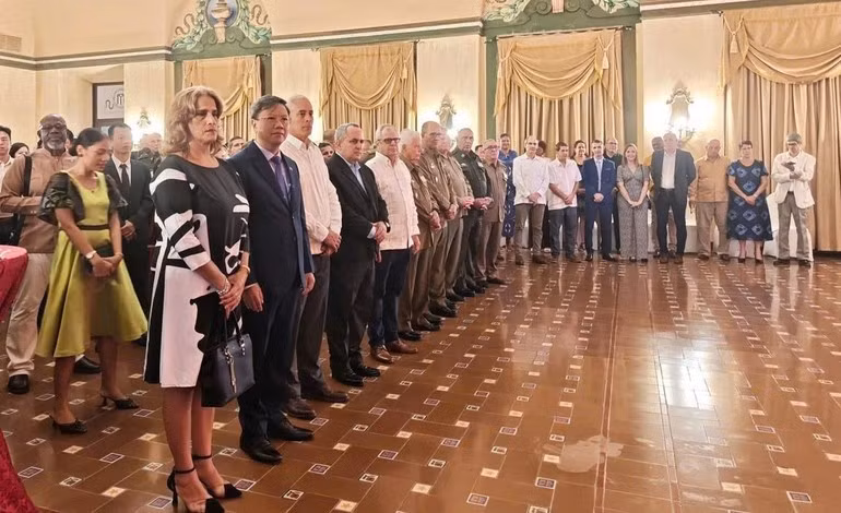 越南驻古巴大使馆在古巴首都哈瓦那隆重举行越南社会主义共和国国庆80周年纪念活动。