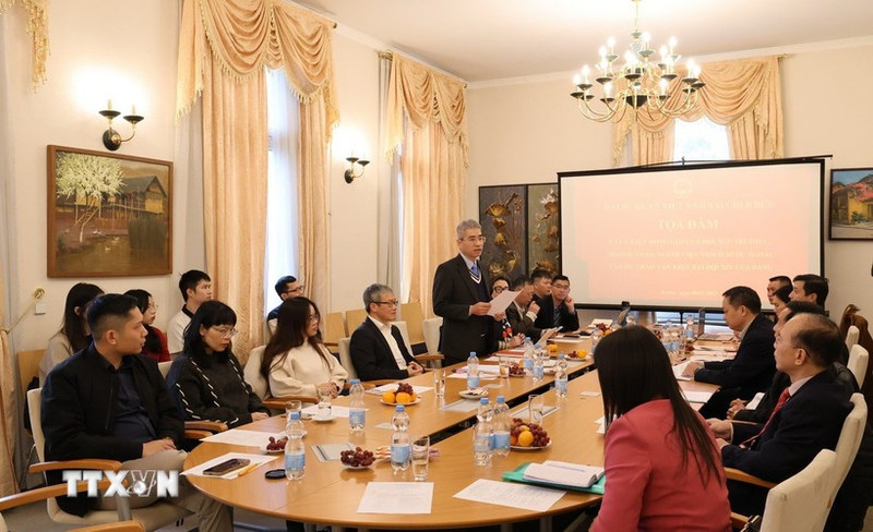 座谈会现场。（图片来源：越通社）