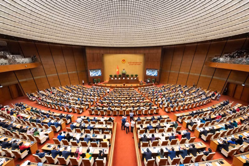 第十六届国会第一次会议就四部税收法律修正案提供意见。