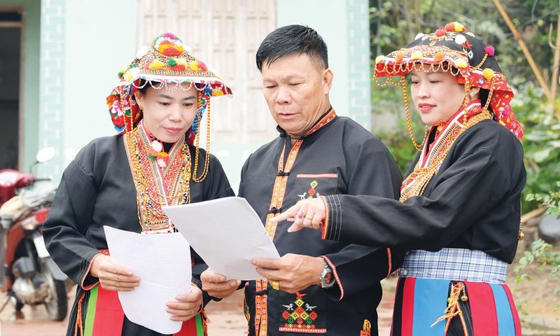 西安子选民了解选举规定。（图片来来源：北宁报网）