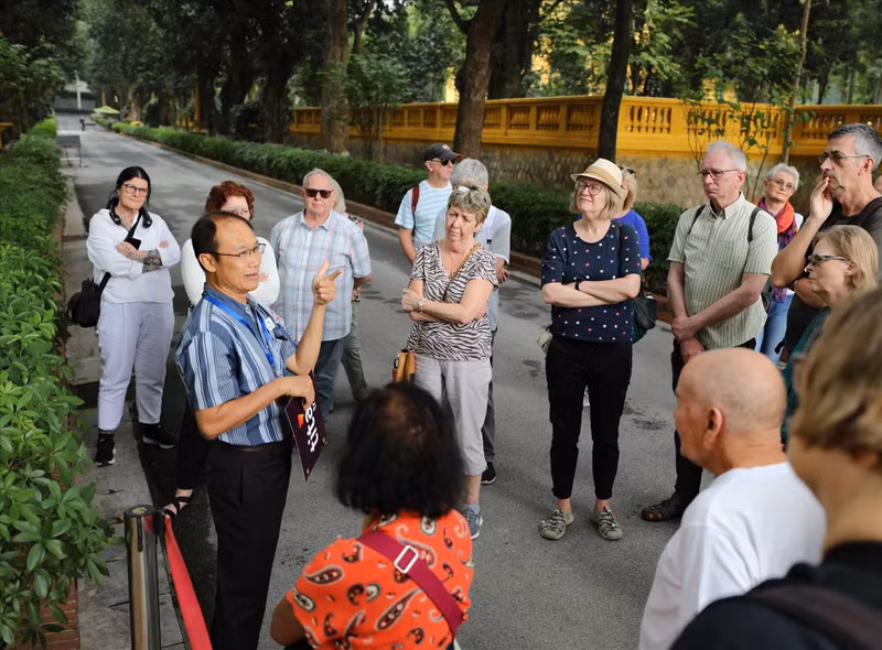 越南接待外国游客超920万人次。