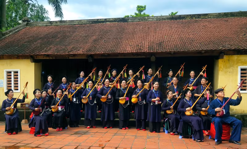 目前，天曲广泛出现在各类文化空间以及文化和旅游活动中。（图片来源：越通社）