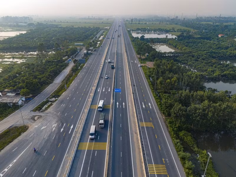 兴安省的一条道路。