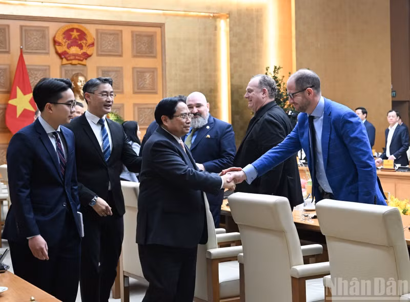 范明正总理和各位瑞士企业家。