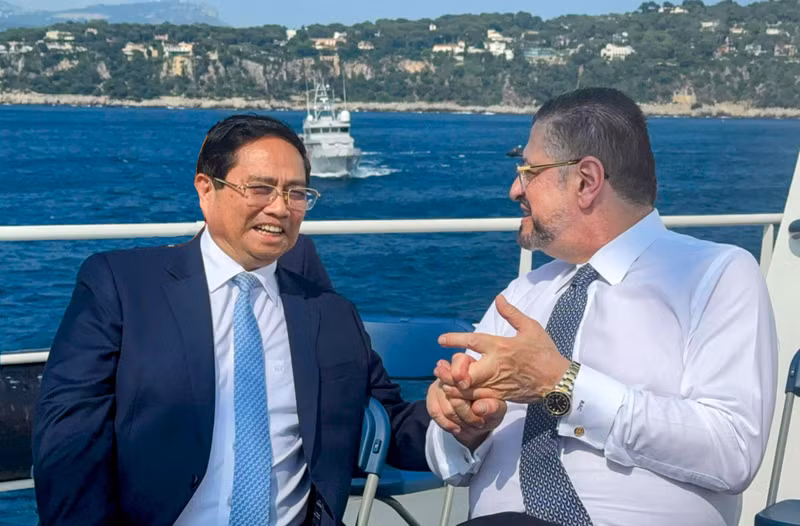 范明正总理会见哥斯达黎加总统罗德里戈·查韦斯·罗夫莱斯。（图片来源：越通社）