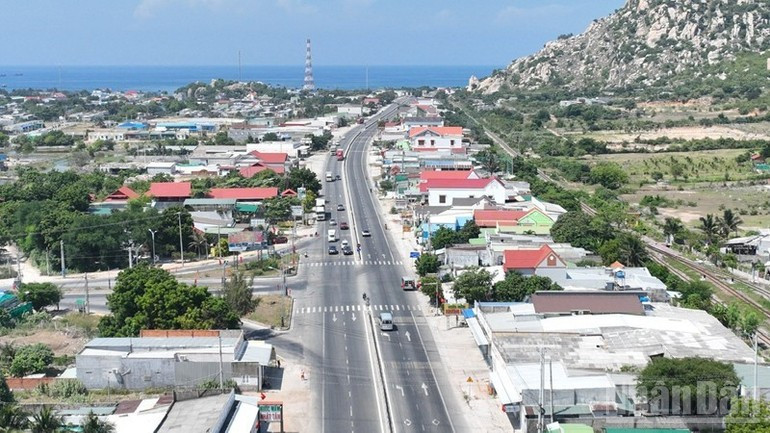 佳纳崛起成为沿海工业城市。