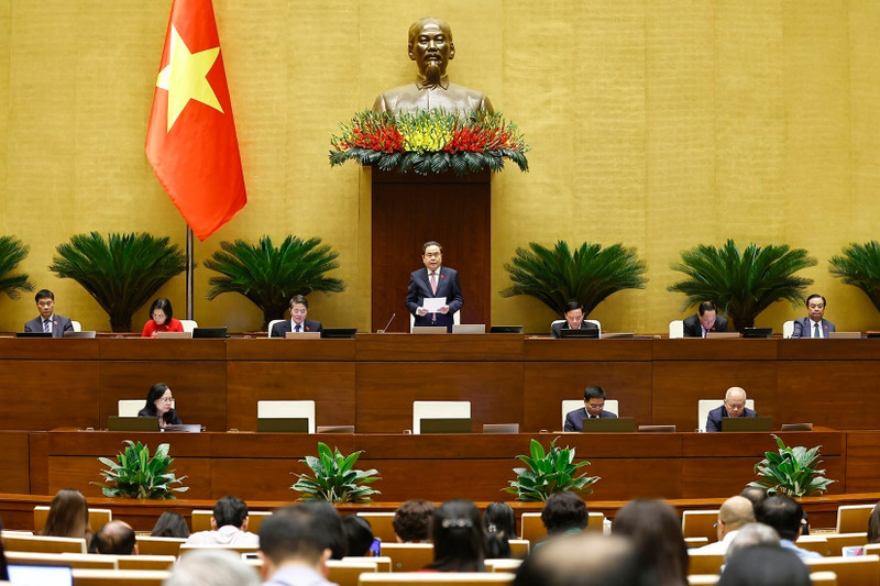 国会主席陈青敏发表讲话。（图片来源：越通社）