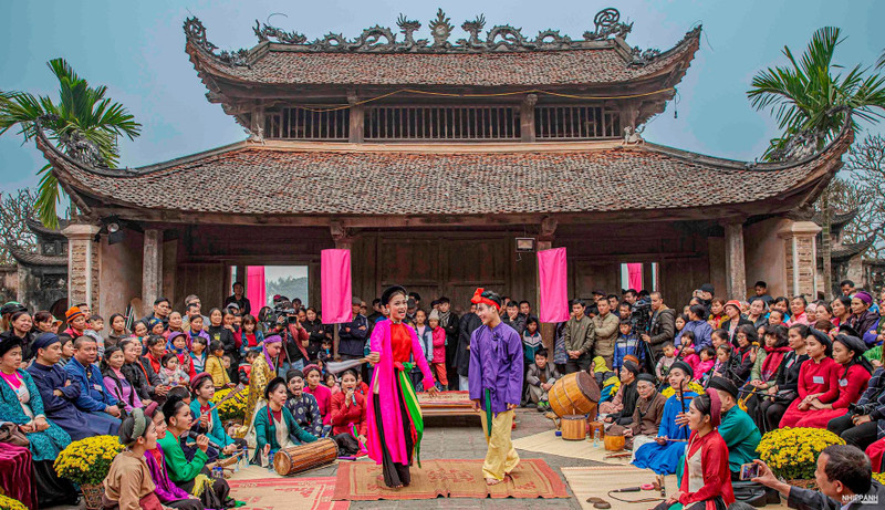 对文化力量的深刻信念。