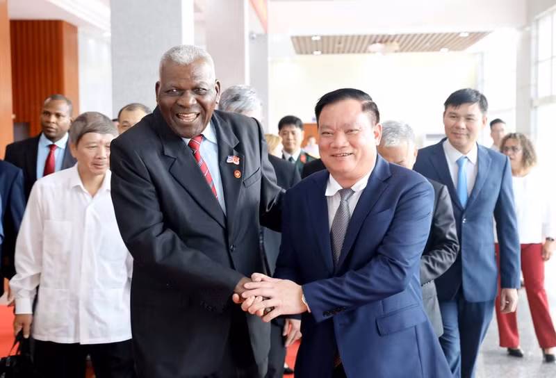 古巴全国人民政权代表大会主席和兴安省人民委员会主席阮克慎。（图片来源：越通社）