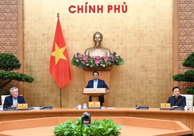 范明正总理在会议上发表讲话。