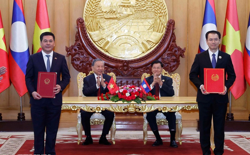 越老签署发展工业链合作谅解备忘录。