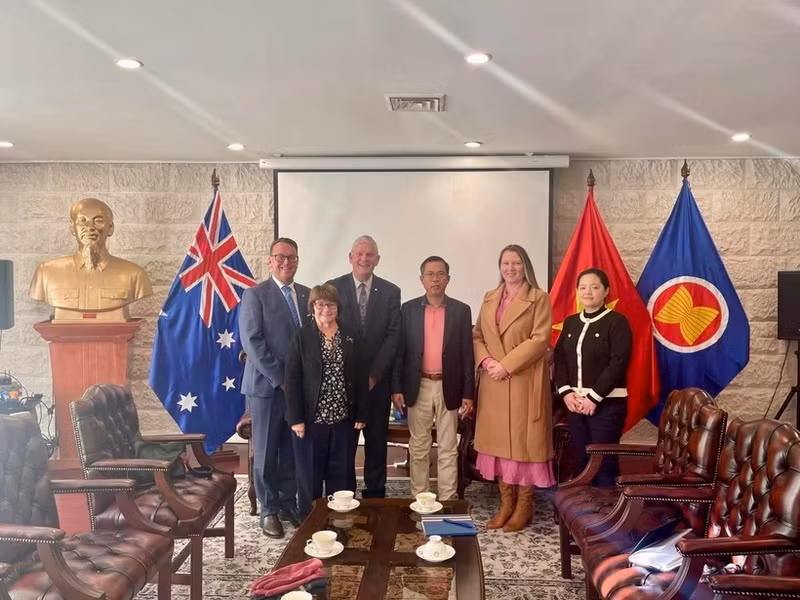 西澳大利亚州科伯恩市希望推动与越南的合作关系。（图片来源：越通社）