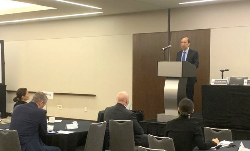 越南驻美国大使阮国勇在研讨会上发表讲话。（图片来源：越通社）