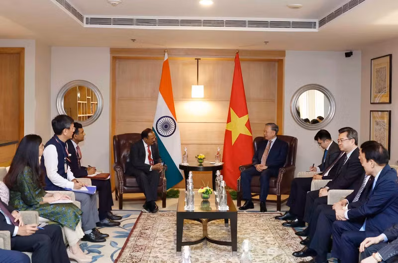 越共中央总书记、国家主席苏林会见印度国家安全顾问多瓦尔。（图片来源：越通社）