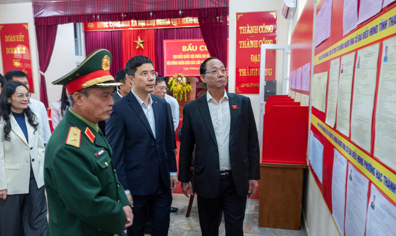 国会副主席陈光方检查清化省选举准备工作。（图片来源：国会官网）