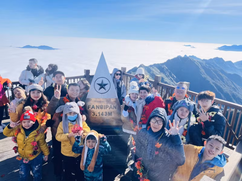 旅游业创下新奇迹。