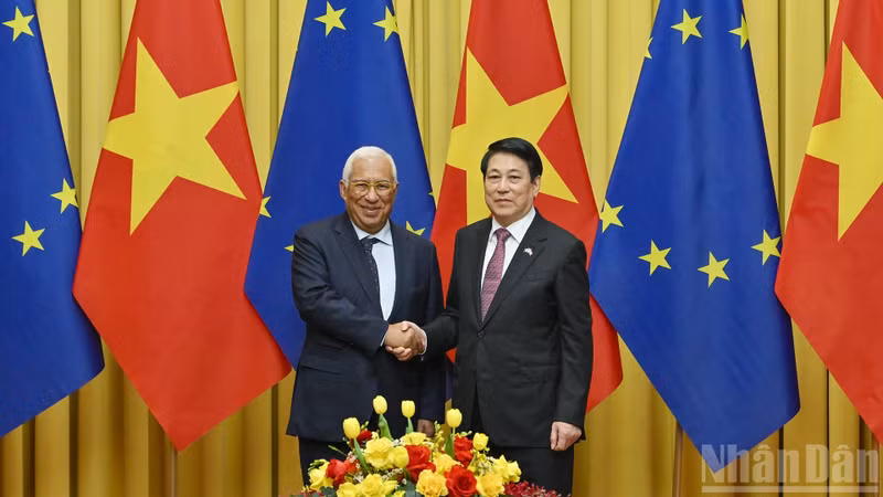 越南国家主席梁强和欧洲理事会主席安东尼奥·科斯塔。