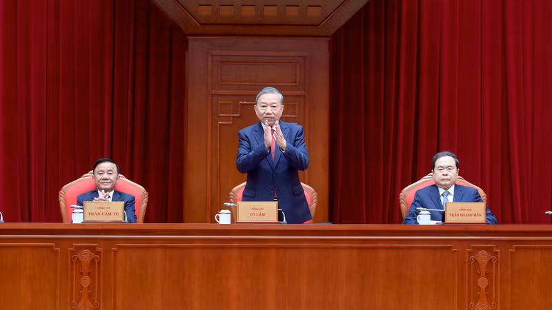 越共中央总书记苏林会见越共十四大筹备各小组成员。