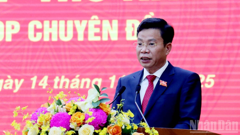 刘文忠同志当选林同省人民议会主席。