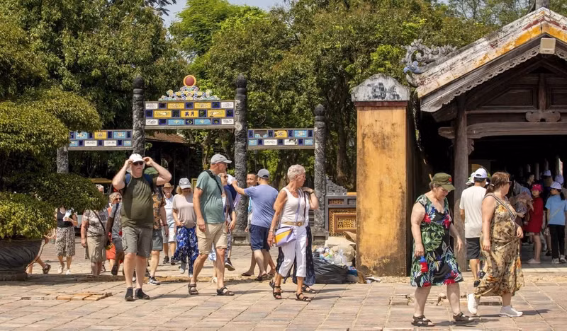 2025 年赴顺化市的游客数量大幅上升。