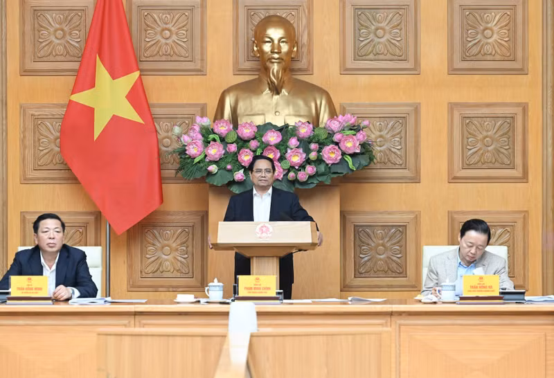 12月9日，越南政府总理、国家重点交通工程项目指导委员会主任范明正主持召开指导委员会第22次会议。