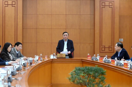 越共中央书记处常务书记主持召开越共十四大筹备工作会议。