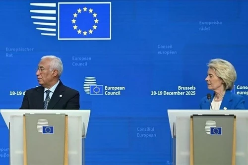 欧盟委员会主席乌尔苏拉·冯德莱恩（右）与欧洲理事会主席安东尼奥·科斯塔。（图片来源：越通社）