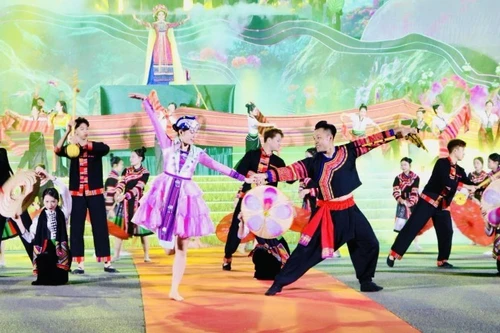 开幕式文艺节目以“雄伟莱州——绚丽多彩”为主题。