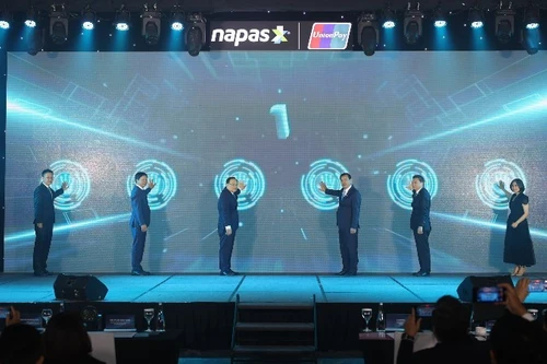 越南与中国宣布建立基于二维码的双边零售支付连接的仪式。