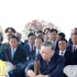 苏林总书记一行在位于德寿乡的越共中央总书记陈富墓区敬香缅怀已故总书记陈富。（图片来源：越通社）