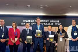 越南航空与西贡旅游集团、尊尚酒店集团强强联手，共同推动越南与新西兰旅游发展。（图片来源：段风 摄）