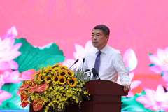 越南政府总理黎明兴在仪式上致辞。