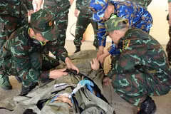 澳大利亚支持越南维和部队进行空中医疗后送训练。
