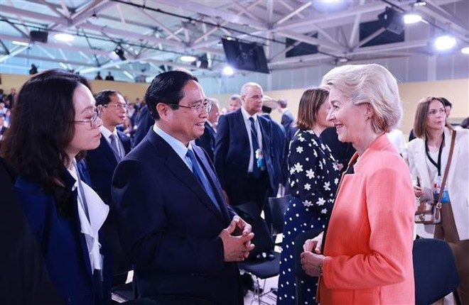 政府总理范明正会见欧盟委员会主席乌尔苏拉·冯德莱恩。(图片来源:越通社) 106chinh2.jpg