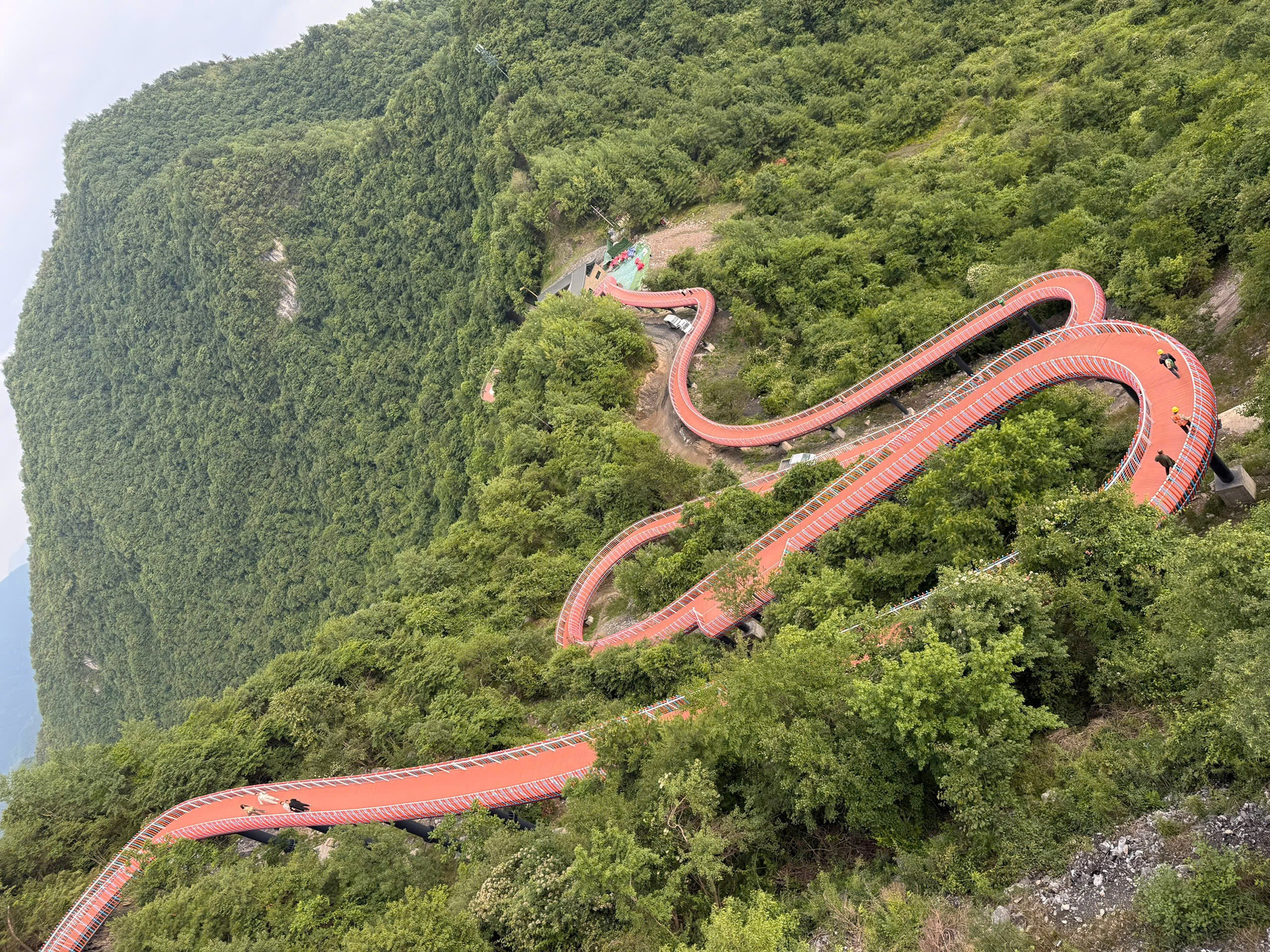 青龙山旅游度假区。 gen-o-z6744095220578-eb467c4ff872979f2bfeff0ff83efb03.jpg