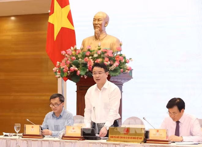 财政部副部长陈国方发表讲话。